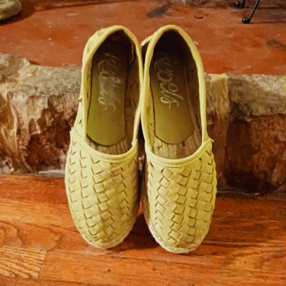 Ladies Espadrilles green size 8.5
